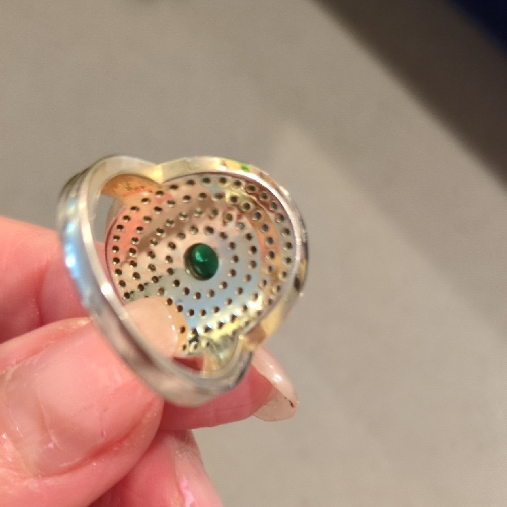 Elegant Silver and Green Statement Ring - Picture 2 of 6